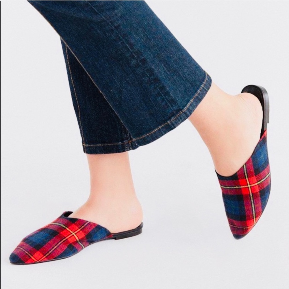 URBAN OUTFITTERS RED PLADE MULES